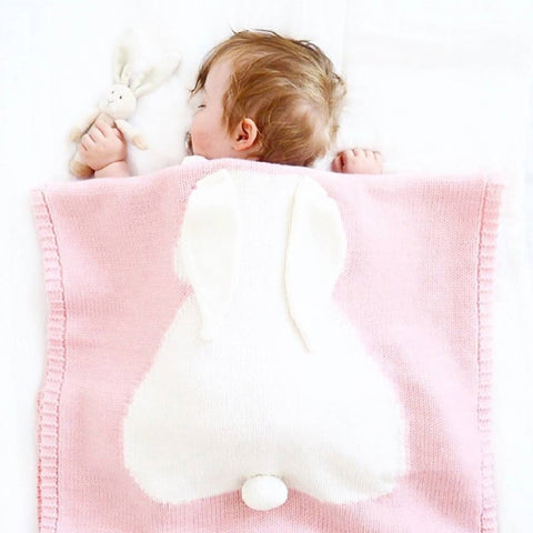 coperta-lavorata-a-maglia-per-bambini-con-orecchie-stereoscopiche-con-motivo-di-coniglio-rabbit-pattern - immagine 1