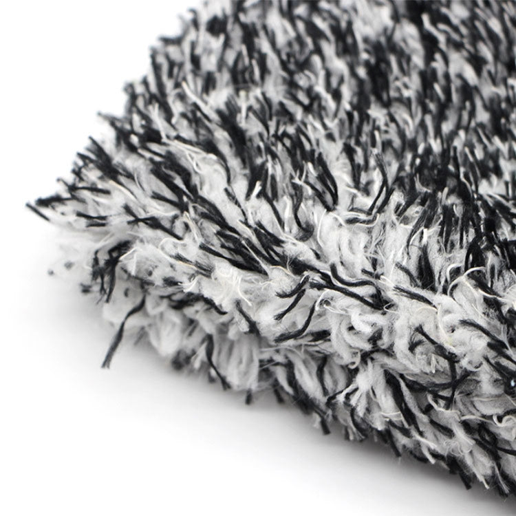 Microfiber Dusting Mitt for Car Cleaning and Maintenance