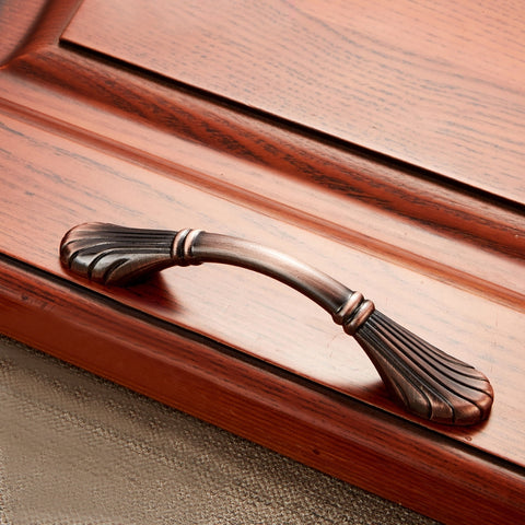 Maniglia in Legno Massello con Finitura in Bronzo Rosso - Modello