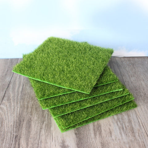 Simulazione di un piccolo prato micro-paesaggio con erba verde, dimensioni: 15 x 15 cm, 15 x 15 cm