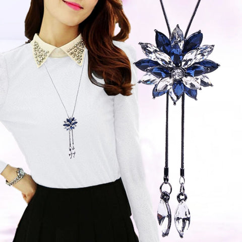 Accessori per abiti estivi con catena di maglioni a fiori splendidi da donna alla moda