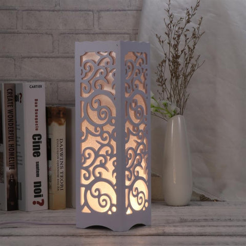 Lampada da tavolo decorativa per studio camera da letto a luce notturna a LED creativa a risparmio energetico creativa semplice e moderna