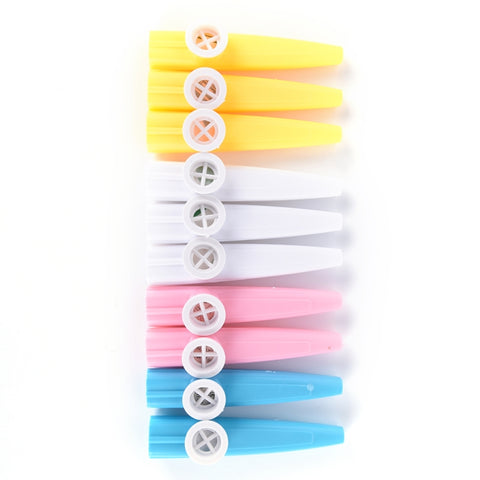 Strumento di accompagnamento per bambini Kazoo in plastica da 10 pezzi, consegna a colori casuale, 10PCS Kazoo